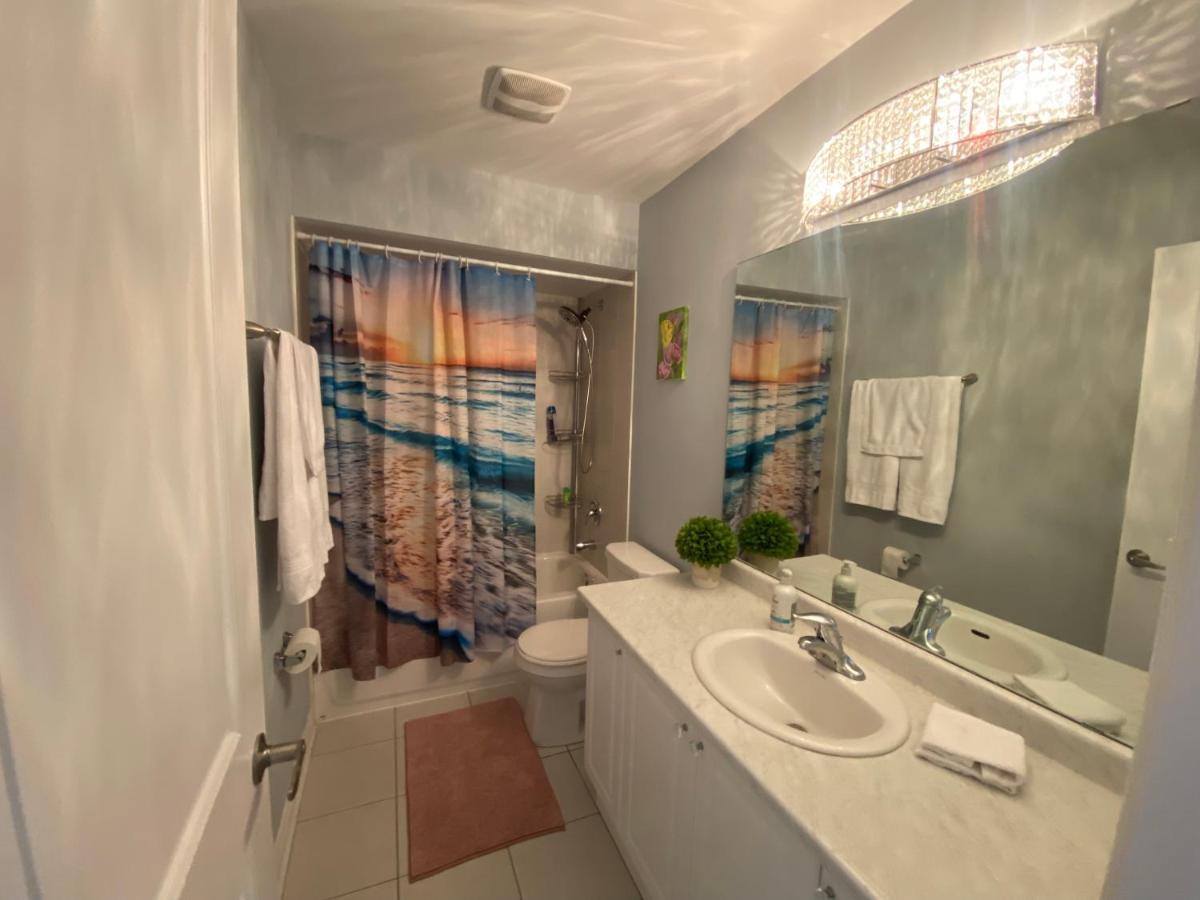 2 Bedroom With 2 Ensuites Unit In Richmond Hill Exterior foto